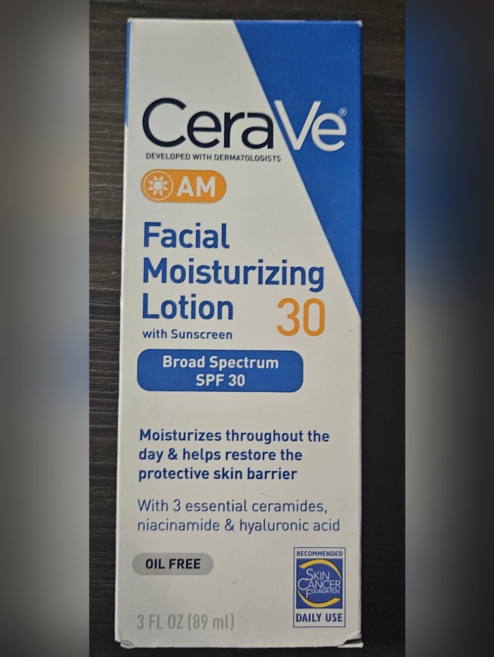 rave Facial Moisturizing Lotion SPF 30 - White and Blue Packaging 11/2027